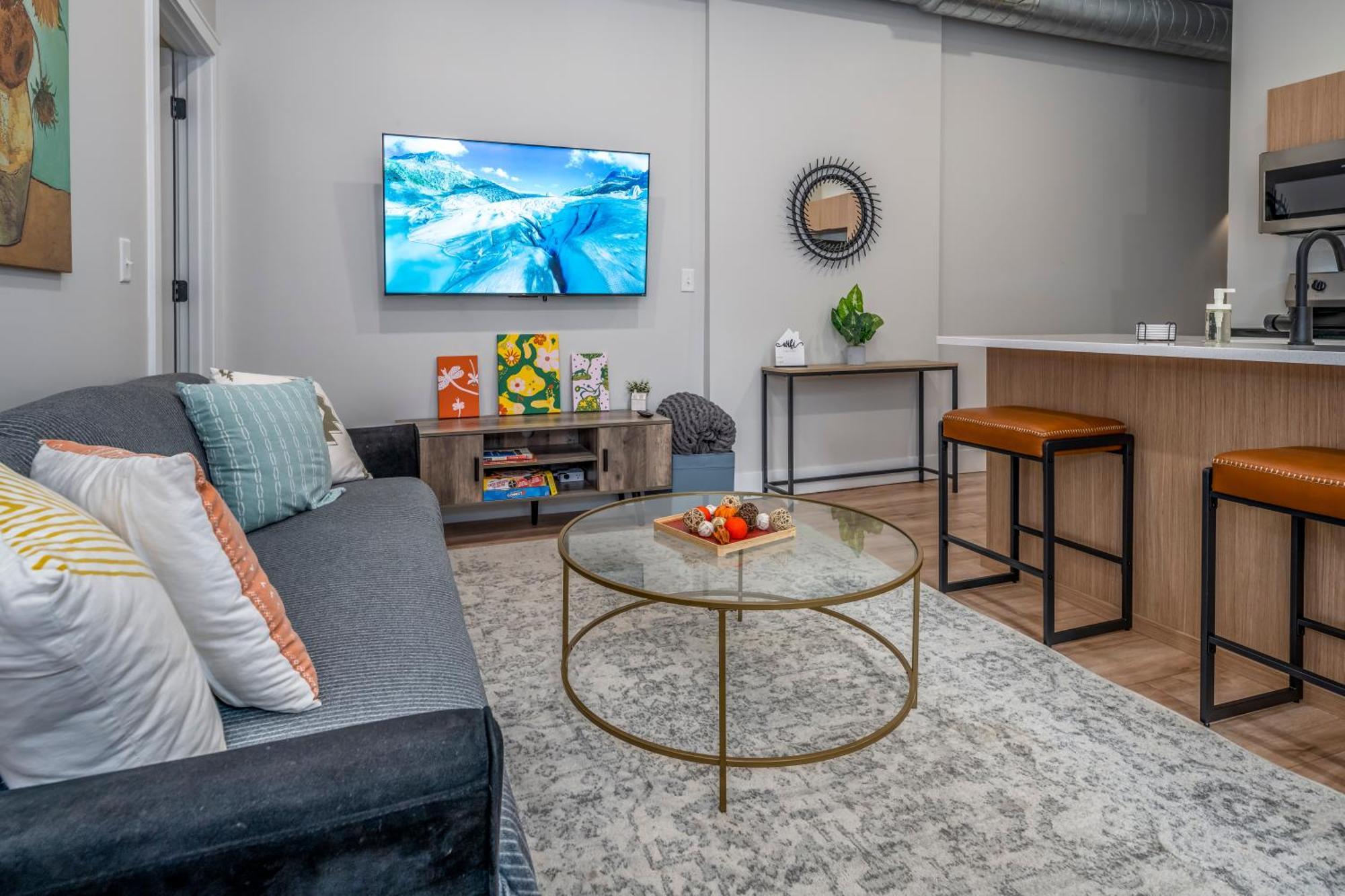 Prime Otr, 3 Lux Queen Beds, Two 55In Tvs, Steps To Tql, Findlay Market, Light Rail, Fast Wifi Cincinnati Eksteriør billede