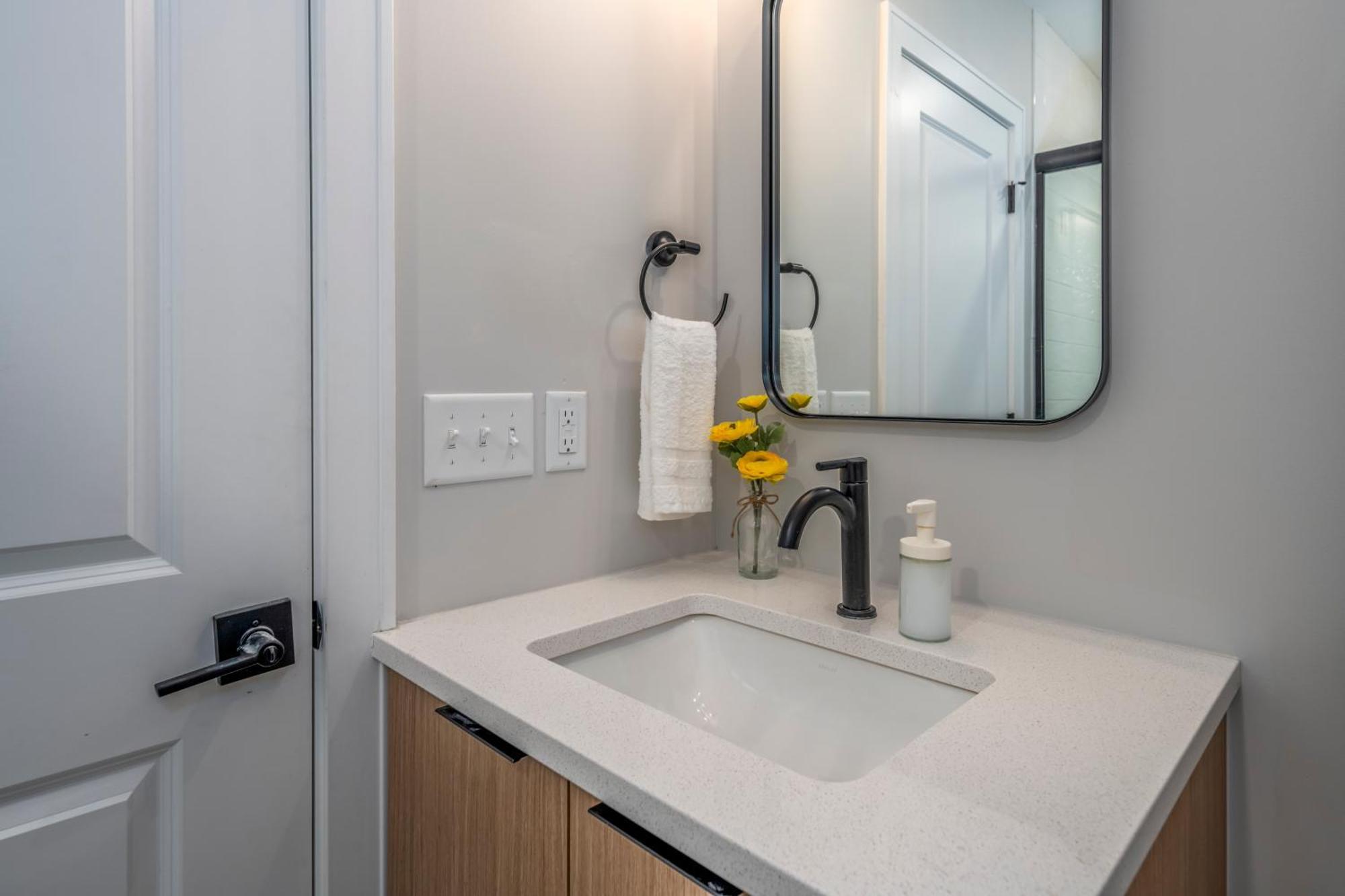 Prime Otr, 3 Lux Queen Beds, Two 55In Tvs, Steps To Tql, Findlay Market, Light Rail, Fast Wifi Cincinnati Eksteriør billede