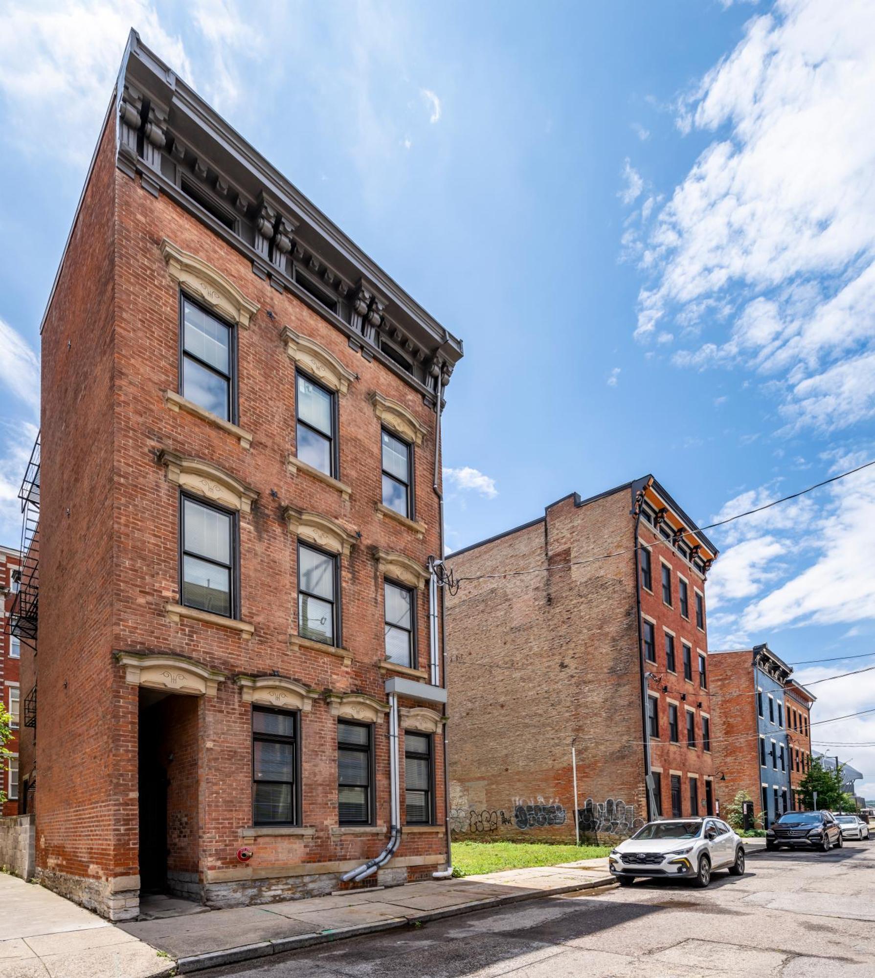 Prime Otr, 3 Lux Queen Beds, Two 55In Tvs, Steps To Tql, Findlay Market, Light Rail, Fast Wifi Cincinnati Eksteriør billede